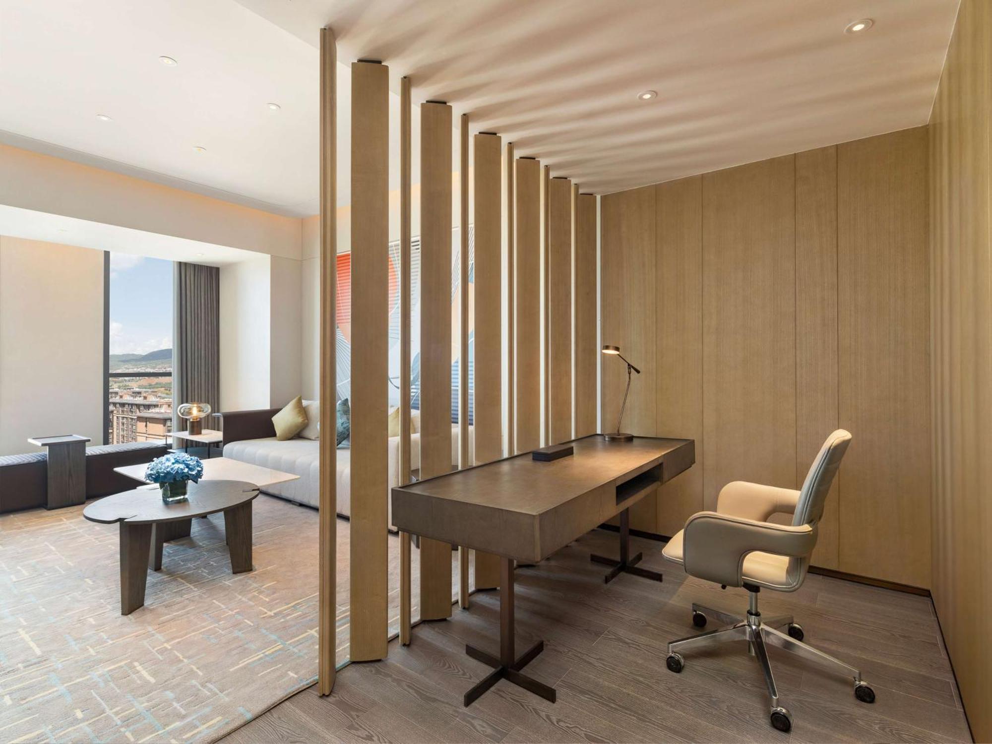 Doubletree By Hilton Kunming Airport Hotel Exterior photo